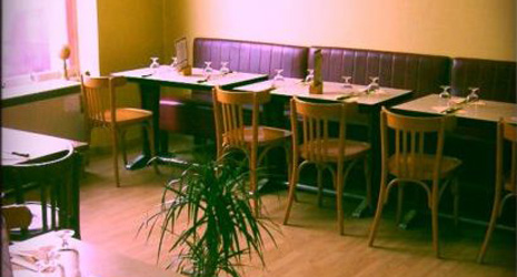 Au Coin de Table