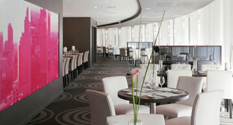 Côté Parvis, Hilton